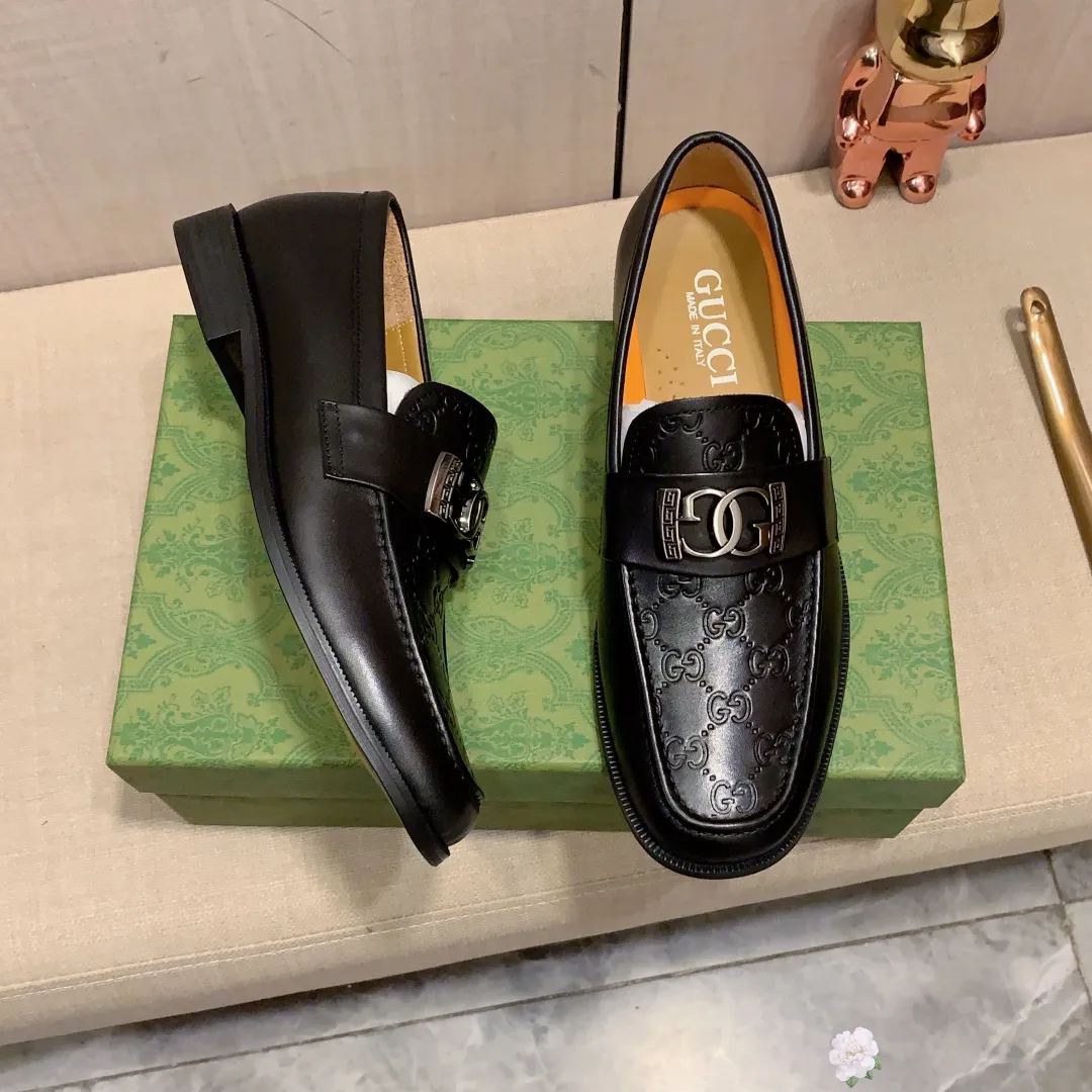 Men's Leather Shoes Men's Shoes 💰480💰💰🎩🎩 [Lightning] [Lightning] "Gucci*" The latest and most popular casual business leather shoes, top brand [Seduce] luxury ~ purchasing agent, top quality ~. [Strong] The upper is made of imported breathable cowhide with matching material ➕ breathable cowhide feet (•) and fine workmanship. The original stylish and stylish soft rubber wear-resistant and non-slip outsole is light and comfortable on the feet. The real thing looks better when taken in real life. 309: code: 38-44, can be customized to 45